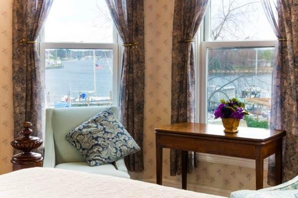 Solomons Victorian Inn Exterior photo